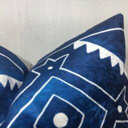 Handwoven Silk Ikat Pillow Cover, 20x20, Modern Home Decor - thumbnail 2