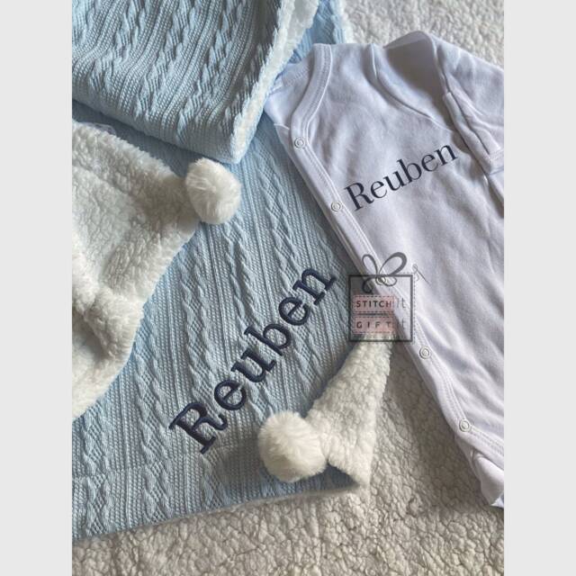 Personalised New Baby Grow & Cable Knitted Blanket Sleep Suit Gift Set -Name Embroidered Long Babygrow Pom Pom/Sherpa Throw Play Mat Wrap - image 1