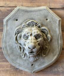 stone Garden Lion On Shield Wall Plaque Gift Ornament - thumbnail 1