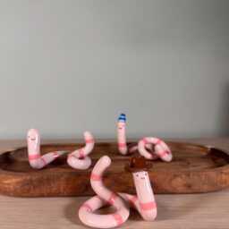 Ceramic Worm, Randomly Selected Worm, Cute Trinket - thumbnail 3