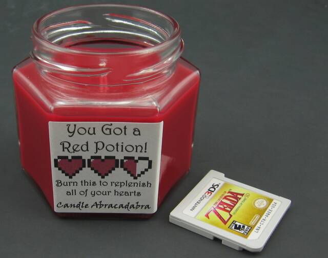 Legend Of Zelda Potion Hexagon Mini Candle - image 1