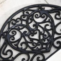 Iron Black Semi-Circle Doormat, Heart Scroll Design - thumbnail 2
