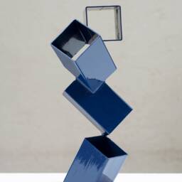 Canduela Sculpture Steel Blue/Escultura Acero Azul Cubic Spaces 2 - thumbnail 4