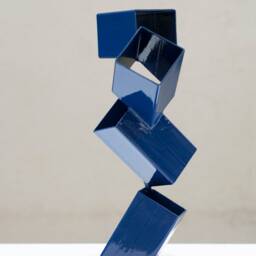 Canduela Sculpture Steel Blue/Escultura Acero Azul Cubic Spaces 2 - thumbnail 2