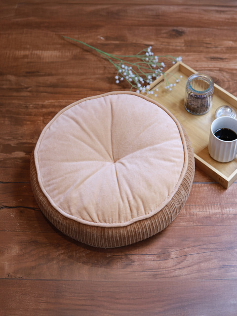 Sorrel Velvet Cushion - image 1