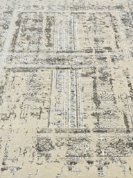 Vaari Wool & Bamboo Silk Hand-Knotted Rug - thumbnail 4