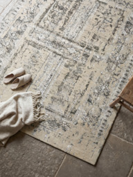 Vaari Wool & Bamboo Silk Hand-Knotted Rug - thumbnail 2