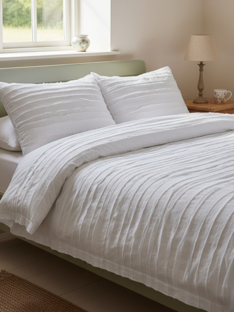 Finley Duvet Cover Set - White / King - 220x230 cm