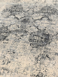 Branor Hand-knotted Wool & Bamboo Silk Rug - thumbnail 4