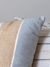 Omio Hand-woven Cushion - thumbnail 5