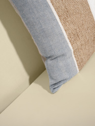 Omio Hand-woven Cushion - thumbnail 3