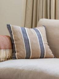 Alaya Hand-woven Cushion - thumbnail 1