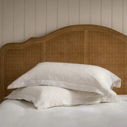 Amelie Stripe Oxford Edge Pillowcase Pair - thumbnail 3