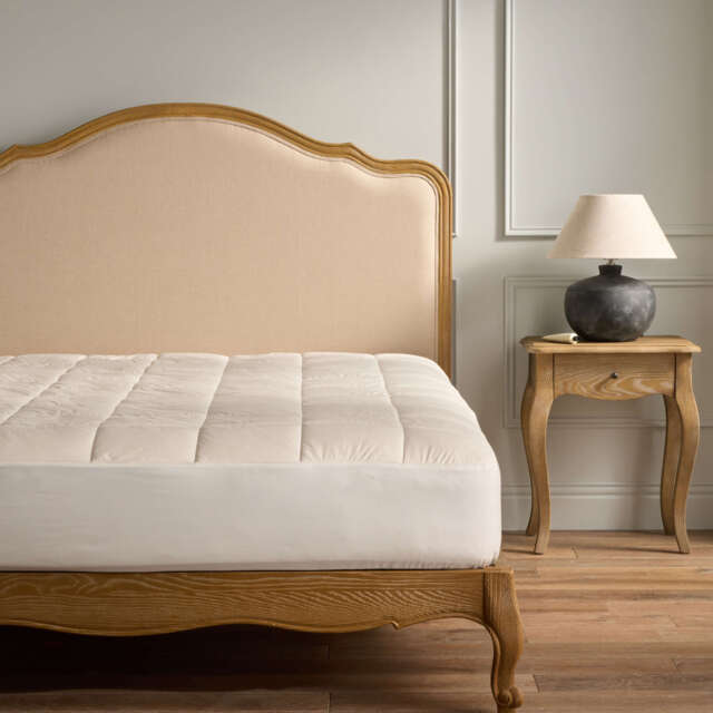 Vispring Luxury Skirted Mattress Protector - image 1