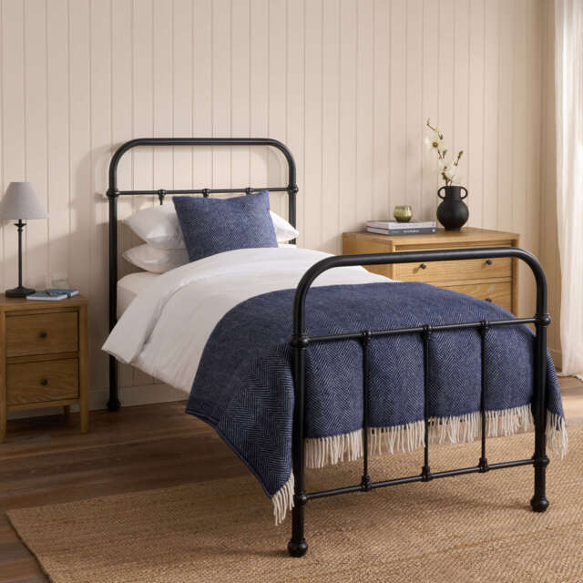 Oliver Bed - image 1