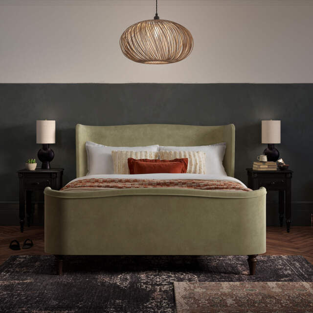 Charlotte Bed