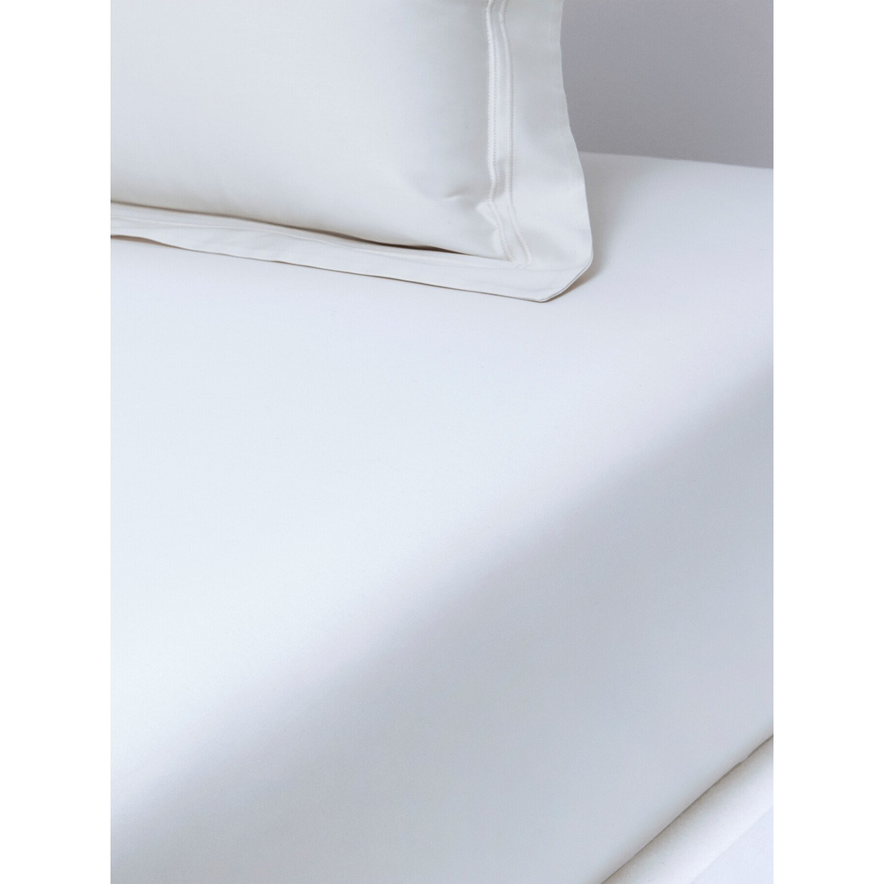 Yves Delorme Triomphe Fitted Sheet - Size King White - image 1