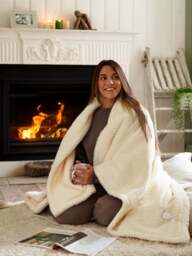 Deyongs Sandringham Faux Fur Heated Throw Comfort Collection in Cream - thumbnail 3