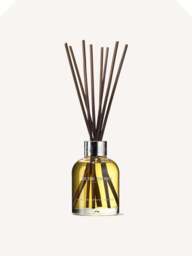 Molton Brown Mesmerising Oudh & Gold Accord Aroma Reeds, Size 150ml - thumbnail 4