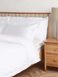 Fenwick at Home Northumberland Fitted Sheet in White, Cotton, Size Double - thumbnail 2