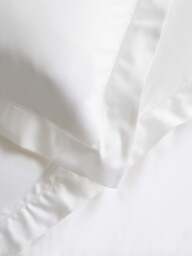Fenwick at Home Mayfair 1000 Thread Count Pillowcase in White, Cotton, Size Standard - thumbnail 4