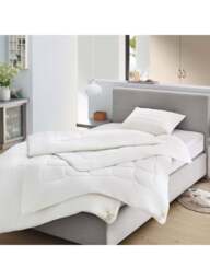 Brinkhaus Blue Aerelle Duvet Light 4.5 Tog in White, Cotton/Polyester, Size Super King - thumbnail 4