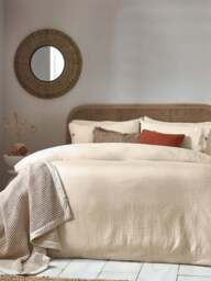 Yard Living Lark Duvet Cover Set in Natural, Size King - thumbnail 1