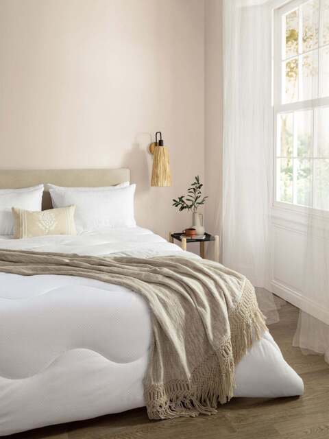 The Fine Bedding Company Breathe Duvet 13.5 Tog in White, Size Double - image 1