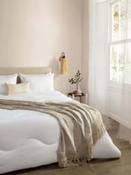 The Fine Bedding Company Breathe Duvet 13.5 Tog in White, Size Double - thumbnail 1