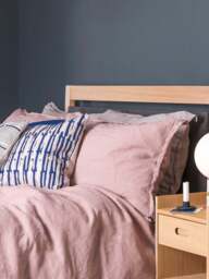 Heal's Washed Pillowcase in Pink, Linen, Size Oxford