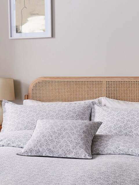 Mae Cover Set By Murmur in Cloud Grey, Size King