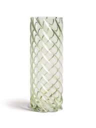 &Klevering Vase Marshmallow in Green - thumbnail 1
