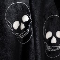 Catherine Lansfield Skulls Cosy Fleece Blanket Throw - thumbnail 2