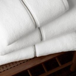 Bianca Zero Twist Satin Stitch Cotton Towel - thumbnail 2