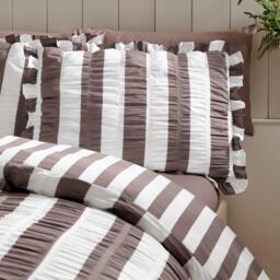 Catherine Lansfield Seersucker Frill Stripe Duvet Cover Set - thumbnail 2