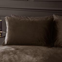 Catherine Lansfield Kingsley Soft Matt Velvet Duvet Cover Set - thumbnail 2