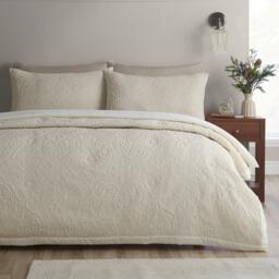 Catherine Lansfield Amelia Jacquard Bedspread - thumbnail 2