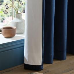 Catherine Lansfield Super Thermal Blackout Matt Velour Eyelet Curtains - thumbnail 5
