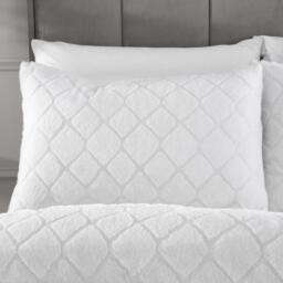 Catherine Lansfield Cosy Diamond Faux Fur Duvet Cover Set - thumbnail 2