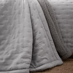 Catherine Lansfield Cosy Nori Soft Sherpa Bedspread - thumbnail 3