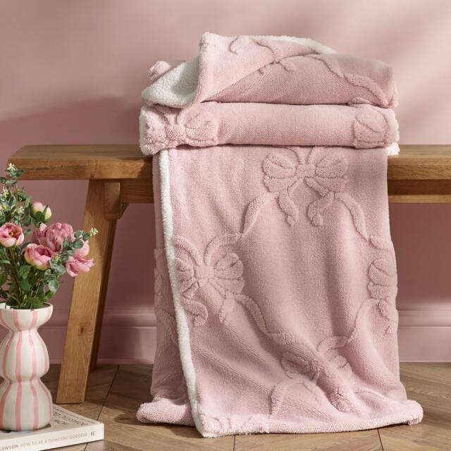 Catherine Lansfield Carved Bow Cosy Fleece Blanket Throw - image 1