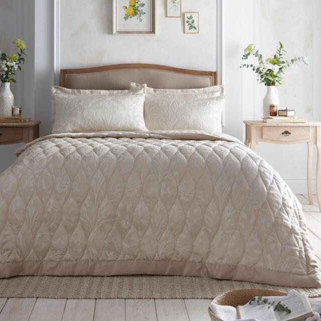Appletree Elysia Jacquard Bedspread - image 1