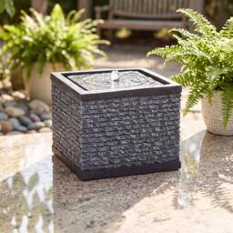 Streetwize Stacked Stone Solar Fountain-Natural Rock Elegance - thumbnail 1