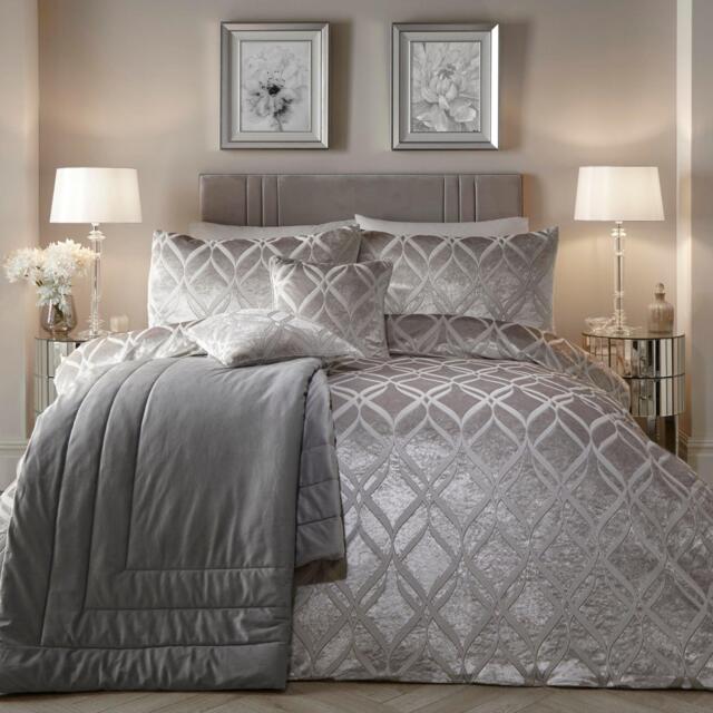 Soiree Belfort Velvet Ogee Duvet Cover Set in Slate - image 1