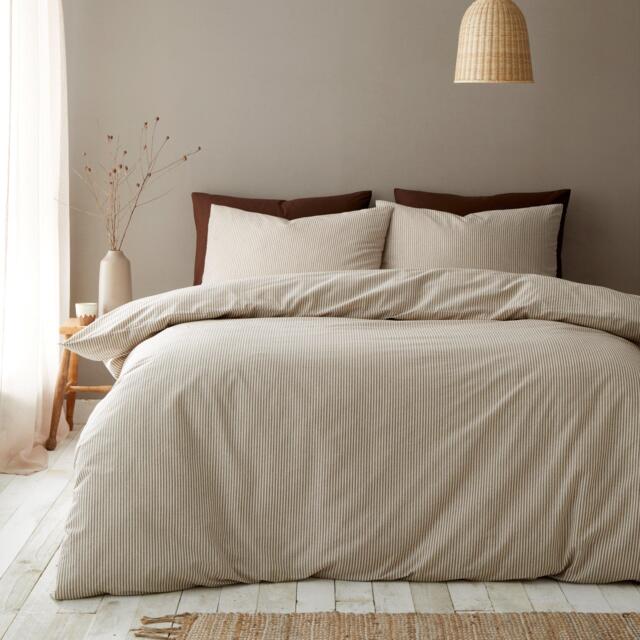 Pineapple Elephant Cotton Rich Narrow Woven Stripe Duvet Cover Set - image 1