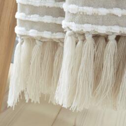 Catherine Lansfield Stab Stitch Tasselled 125x150cm Sofa Throw - thumbnail 3