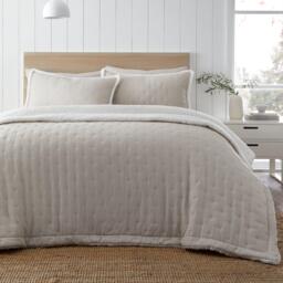 Catherine Lansfield Cosy Nori Soft Sherpa Bedspread - thumbnail 1