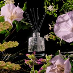 Voluspa Japonica Reed Diffuser - thumbnail 2