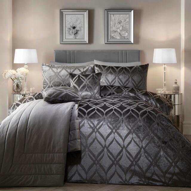 Soiree Belfort Velvet Ogee Duvet Cover Set in Slate - image 1