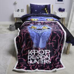 K Pop Demon Hunters Kpop Demon Hunters Pink Sherpa Back Fleece Blanket - thumbnail 9